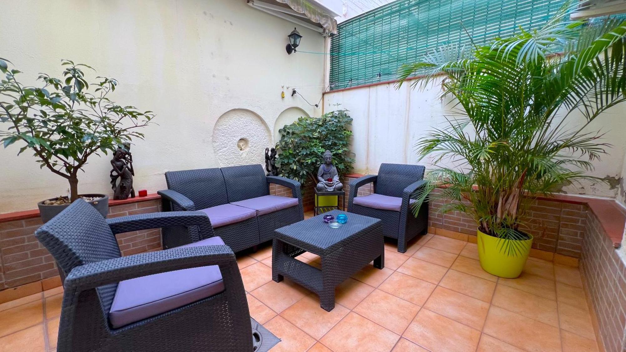 Retiro Urbano En Sants, Tu Hogar En *
