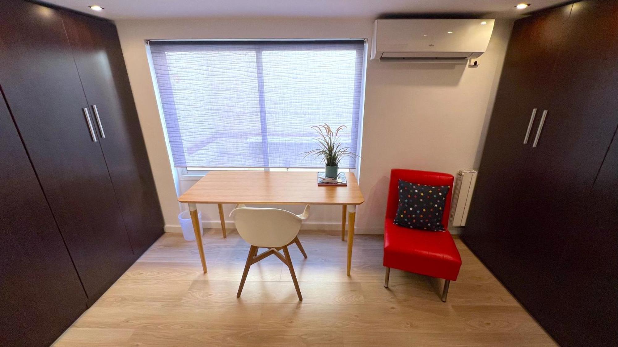 Retiro Urbano En Sants, Tu Hogar En