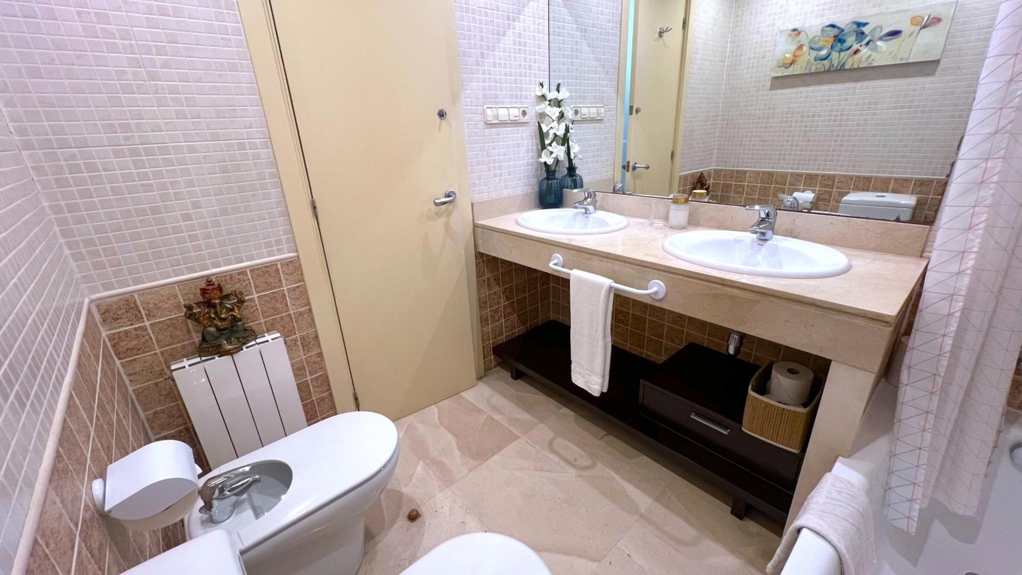 Retiro Urbano En Sants, Tu Hogar En Appartement *